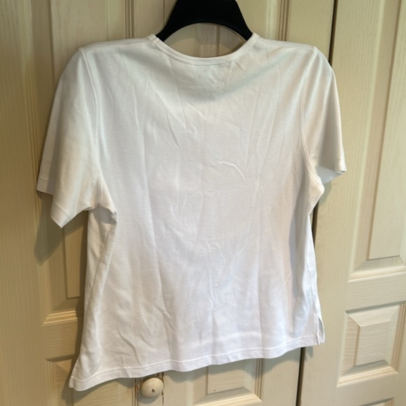 C.D. Petites Womans SS Top White w Pink Rose in Middle Size M - Picture 3 of 4